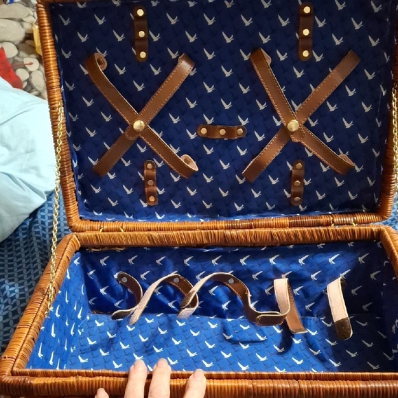 Grey Goose Wicker Picnic Basket - Picture 2 of 5
